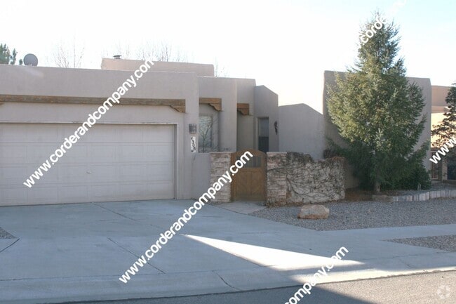Building Photo - Beautiful 4 Bedroom, 2 Bathroom, 2 Car Gar... Rental