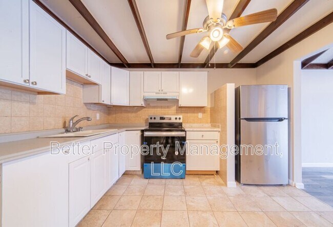 Photo - 112 N High St Unit B2