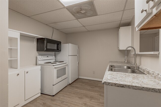 626 University Ave Unit G
