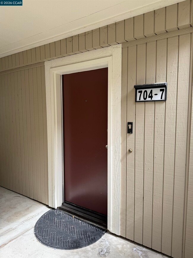 Building Photo - 704 Hermes Unit #7