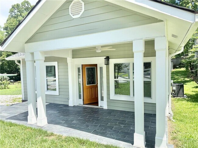 Photo - 2625 Peyton Rd NW