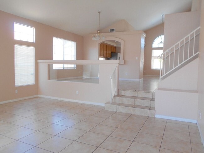 Photo - Spacious 4 bedroom Home Located in the Des...
