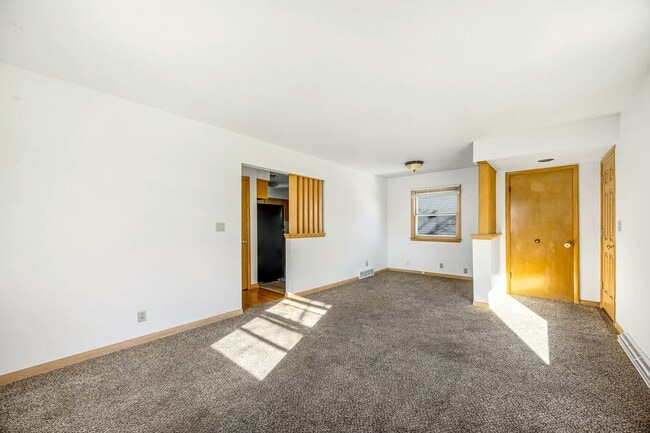 Photo - 2137 S 71st St