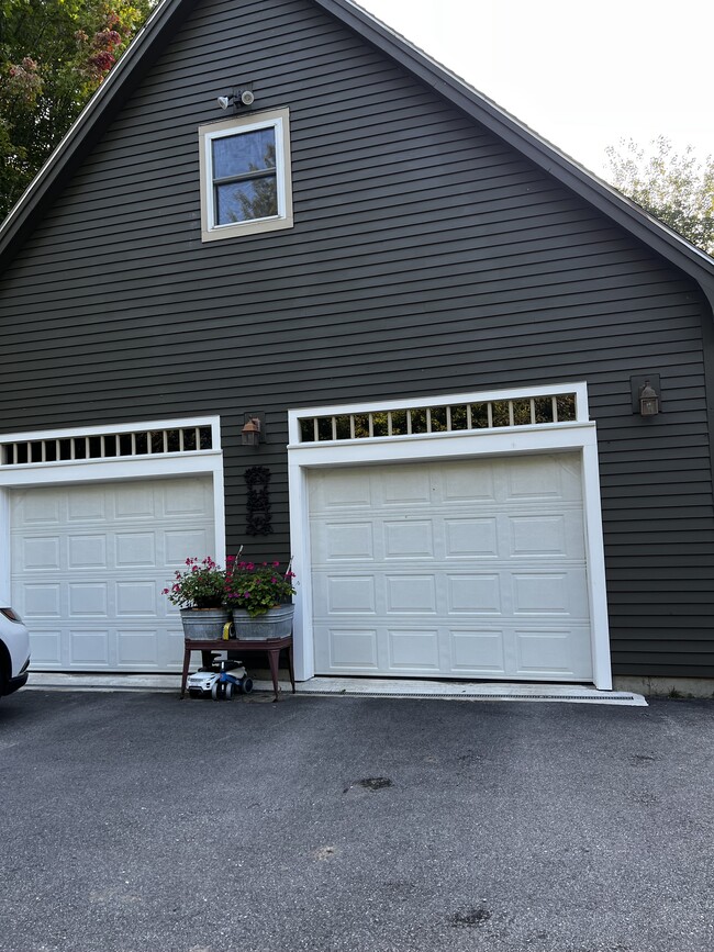 Building Photo - 33 Yeaton Dr Unit Rental