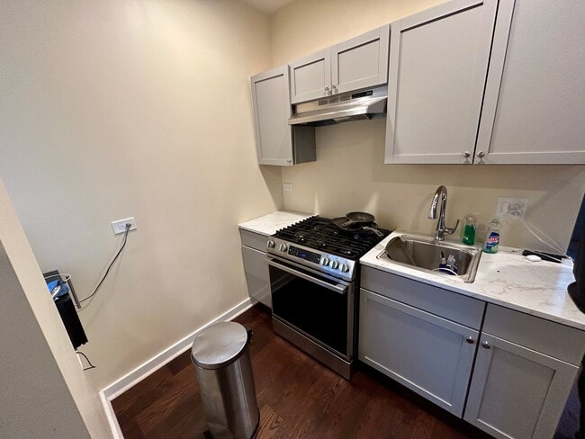 Photo - 735 E 88th St Unidad 2R