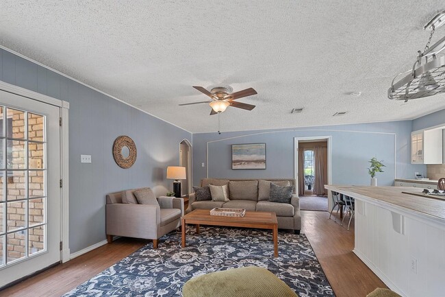 Photo - 1600 Cindy Ct