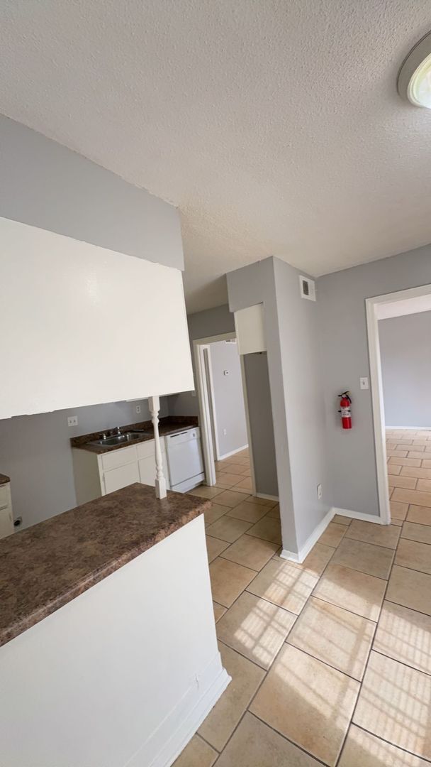 Photo - Spacious 3BR/2BA Duplex with Large Backyard – Memphis