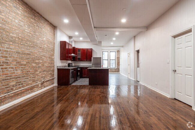 Building Photo - 3345 N Clark St Unit 2 Rental