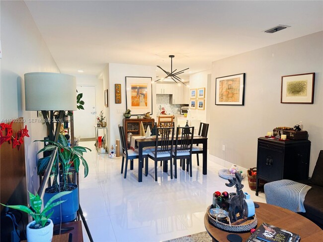 Photo - 10950 NW 82nd St Unit 104