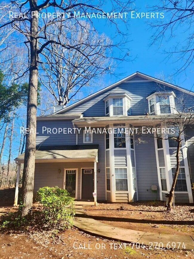 Charming 3BR/2BA Townhouse in Charlotte! - Charming 3BR/2BA Townhouse in Charlotte!