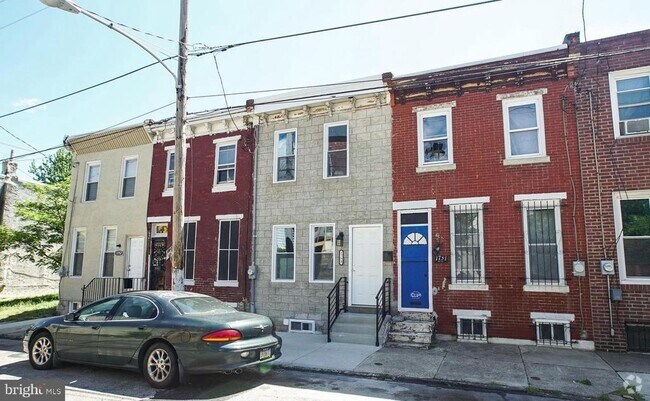 Building Photo - 1753 N Croskey St Rental