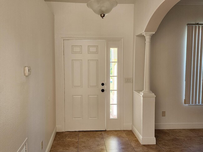 Photo - 2048 SW Driftwood St