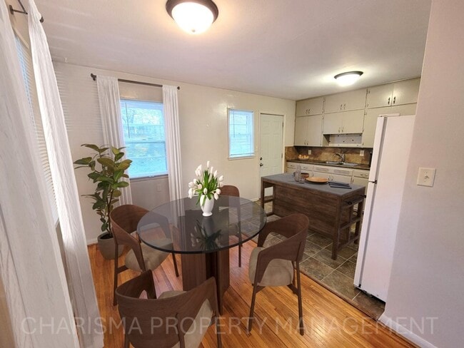 Photo - SPACIOUS TWO BEDROOM ONE BATH DUPLEX!! GRE...