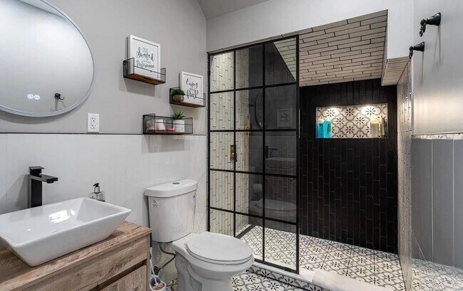 Photo - 148.5 Union St