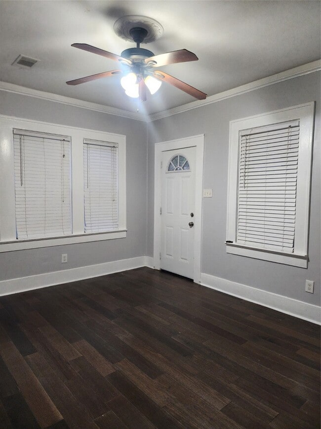 Photo - 2504 Isabella St