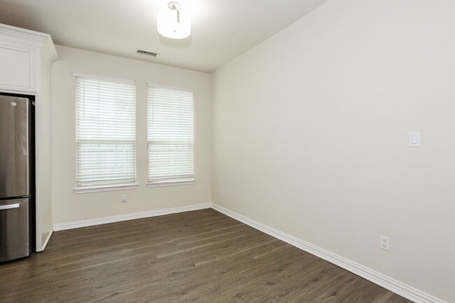 Photo - 1314 Roan Dr