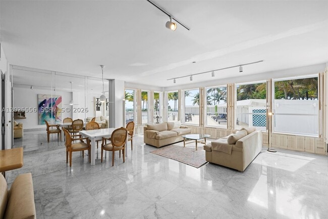 Photo - 4925 Collins Ave Unit 1A