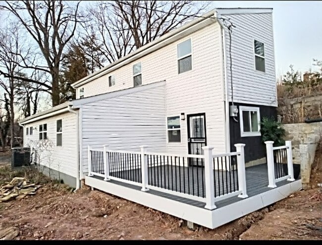 Building Photo - 1220 Owens Rd