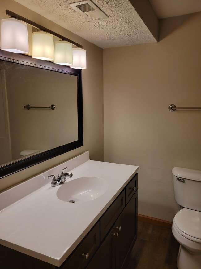 Photo - 701 Village Dr