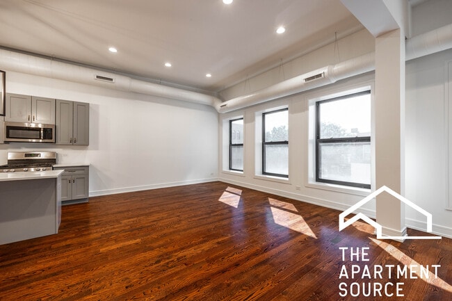 Photo - 2500 W Chicago Ave Unit 2W