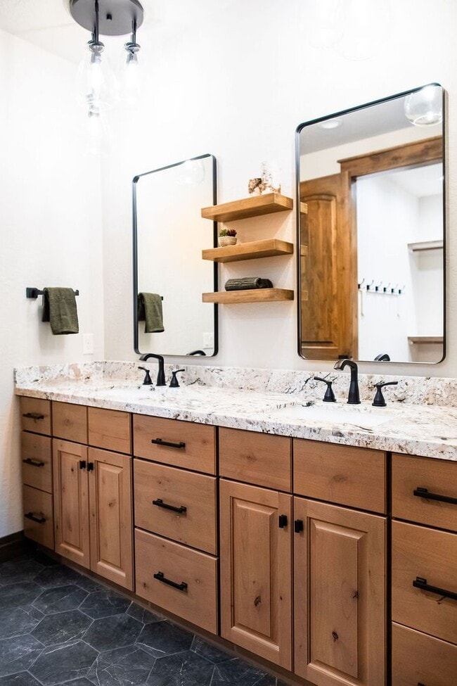 Photo - Beautiful 5 Bedroom Flagstaff Home