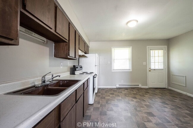 Photo - "Charming 2-Bedroom Retreat with 800 Sq. F... Unidad 13