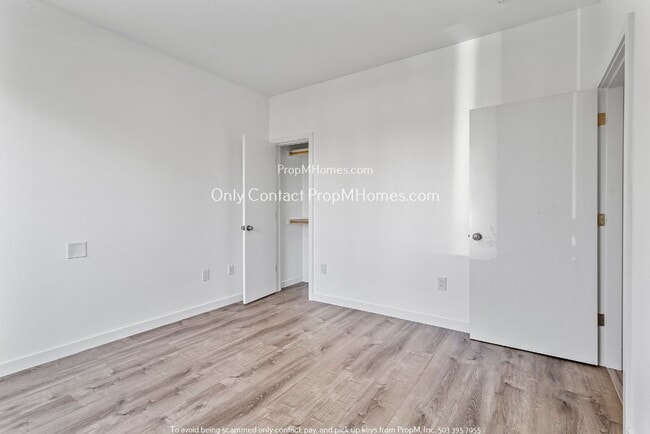 Photo - Charming One Bedroom Ground Level Unit in the Heart of NE! Unidad B