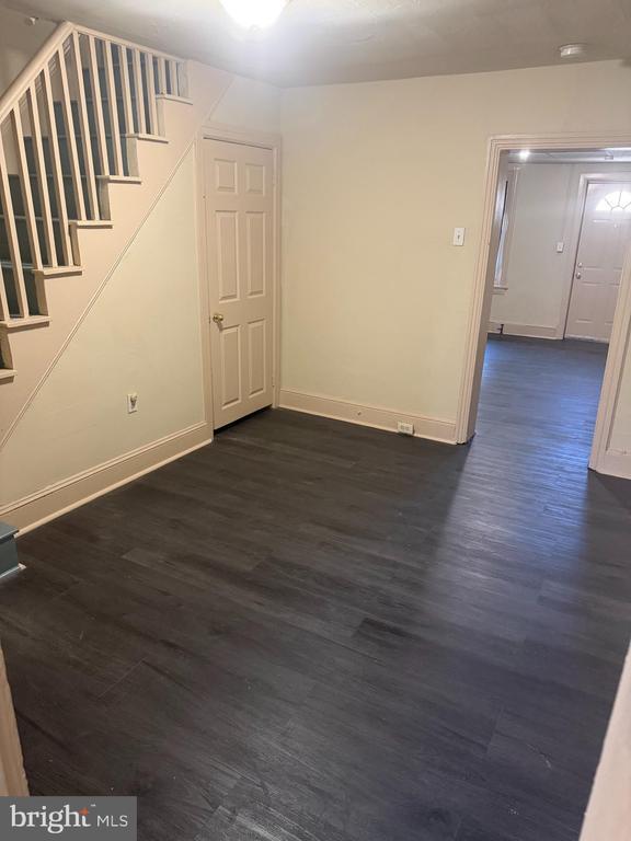 Photo - 352 E Airy St