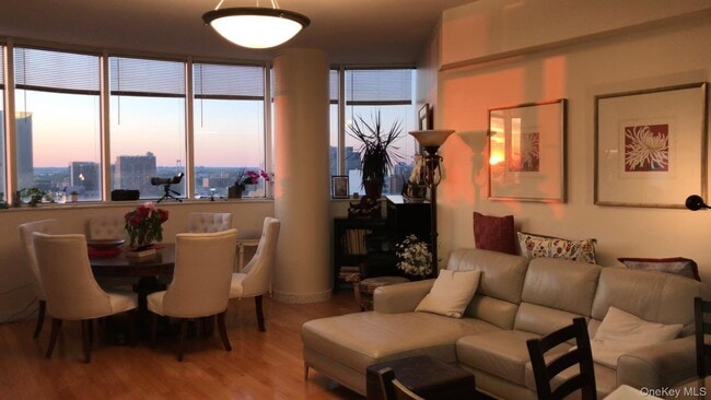 Building Photo - 133-38 Sanford Ave Unit 18C