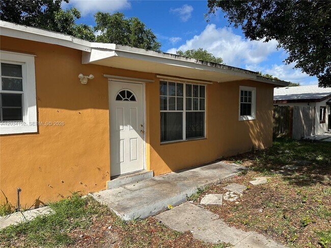 Photo - 4141 SW 32nd Dr