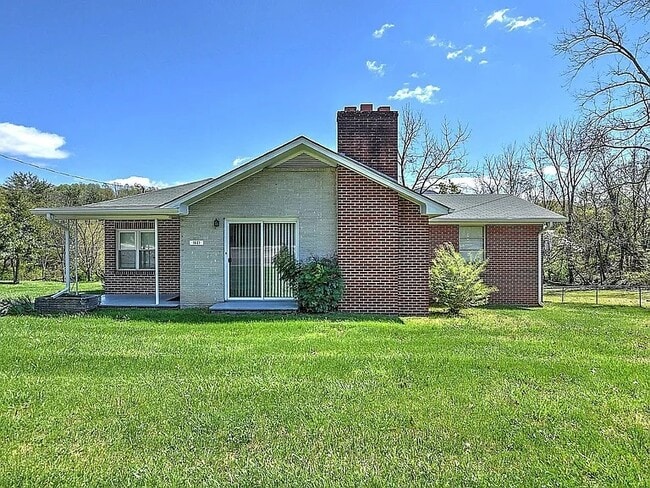 Building Photo - 1601 Cherokee Rd