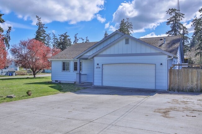 Photo - Lovely Home located in Oak Harbor and Ready for a New Tenant!