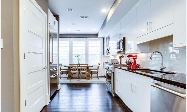 Photo - 777 Morton St NW Unidad #103