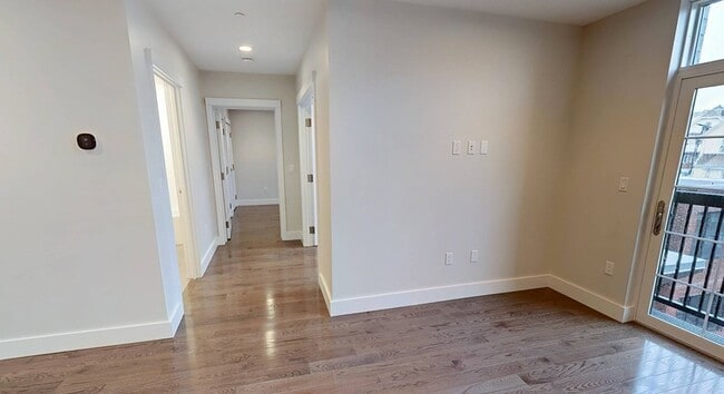 Photo - 434 McGrath Hwy Unit 314