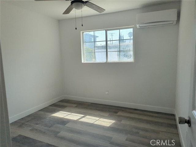 Photo - 1365 Villa St