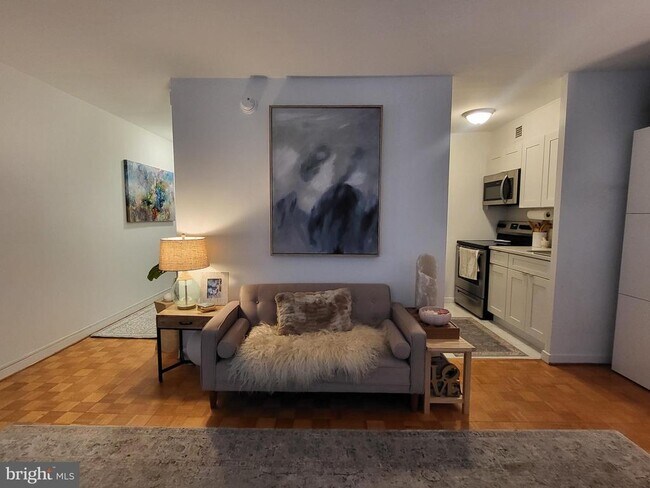 Photo - 224 W Rittenhouse Square Unidad 604