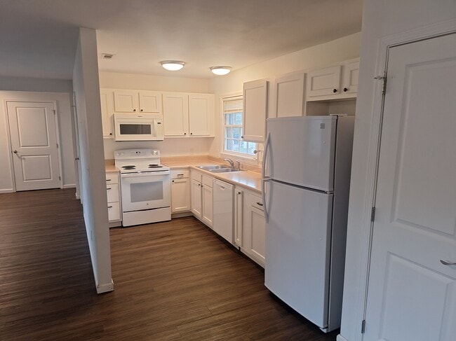 Building Photo - 547 Ronceverte Ave Unit 3 Rental