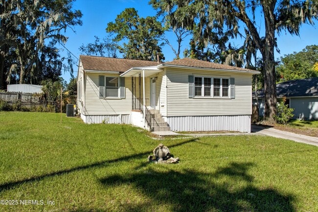Photo - 1546 River Hills Cir W