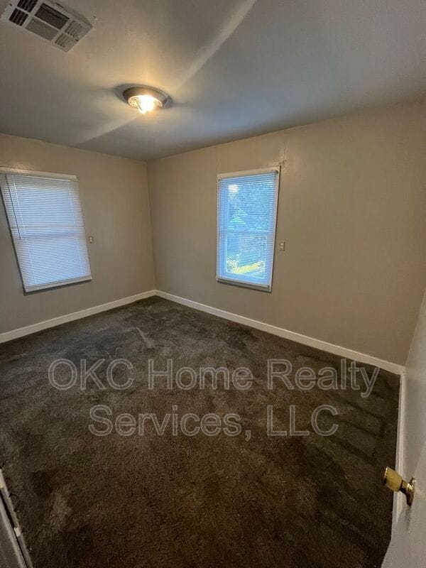 Photo - 116 W Beech St