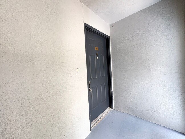 Photo - 2B/2.5 Condo in Longwood - Wood floors, great views, large balcony