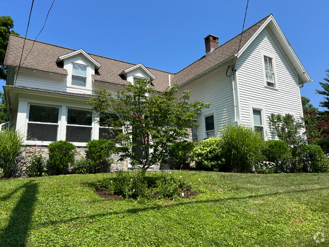 Building Photo - 143 Finch Ave Rental