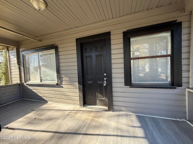 Photo - 2091 Yulee St