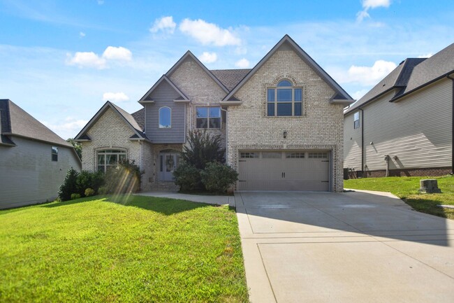 Pet Friendly Four Bedroom! - Pet Friendly Four Bedroom! House