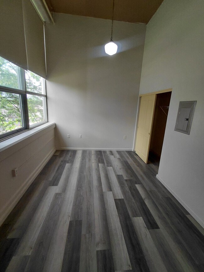 Photo - 316 W Walnut St Unit 306