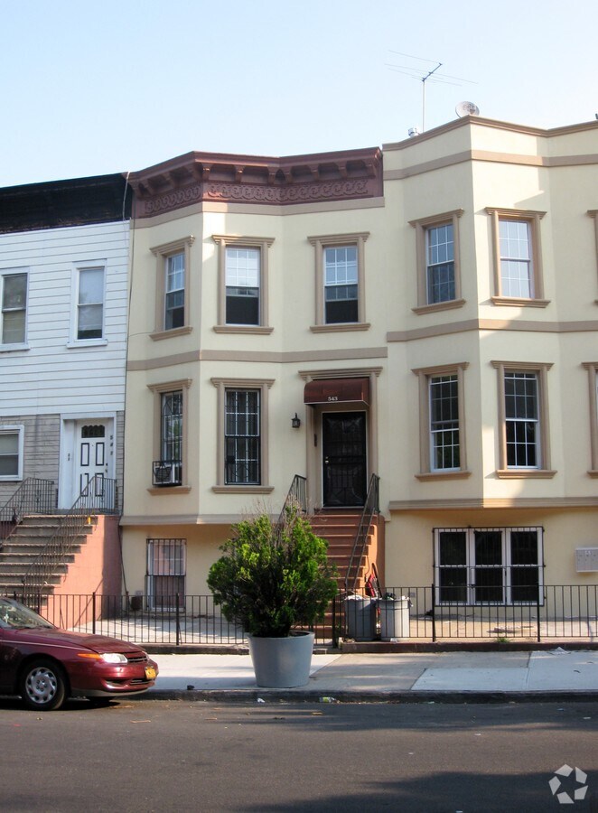 Photo - 543-547 Chauncey St