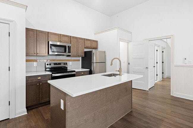 Photo - 401 Martin St