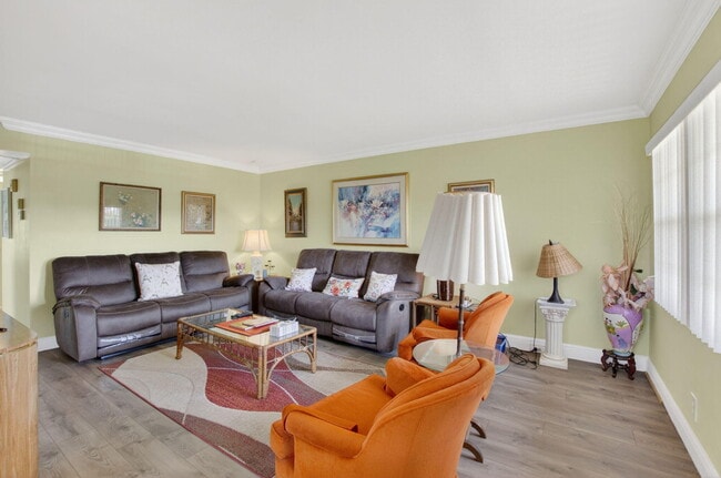 Photo - 154 Preston Way