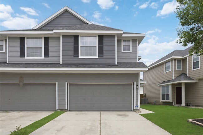 Building Photo - 8813 Elm Drake Ln