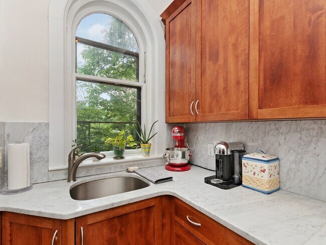 Photo - 340 Tappan St Unidad 1