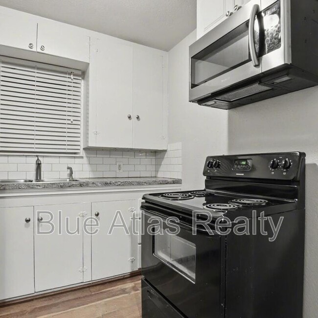 Photo - 3643 Lafayette Ave